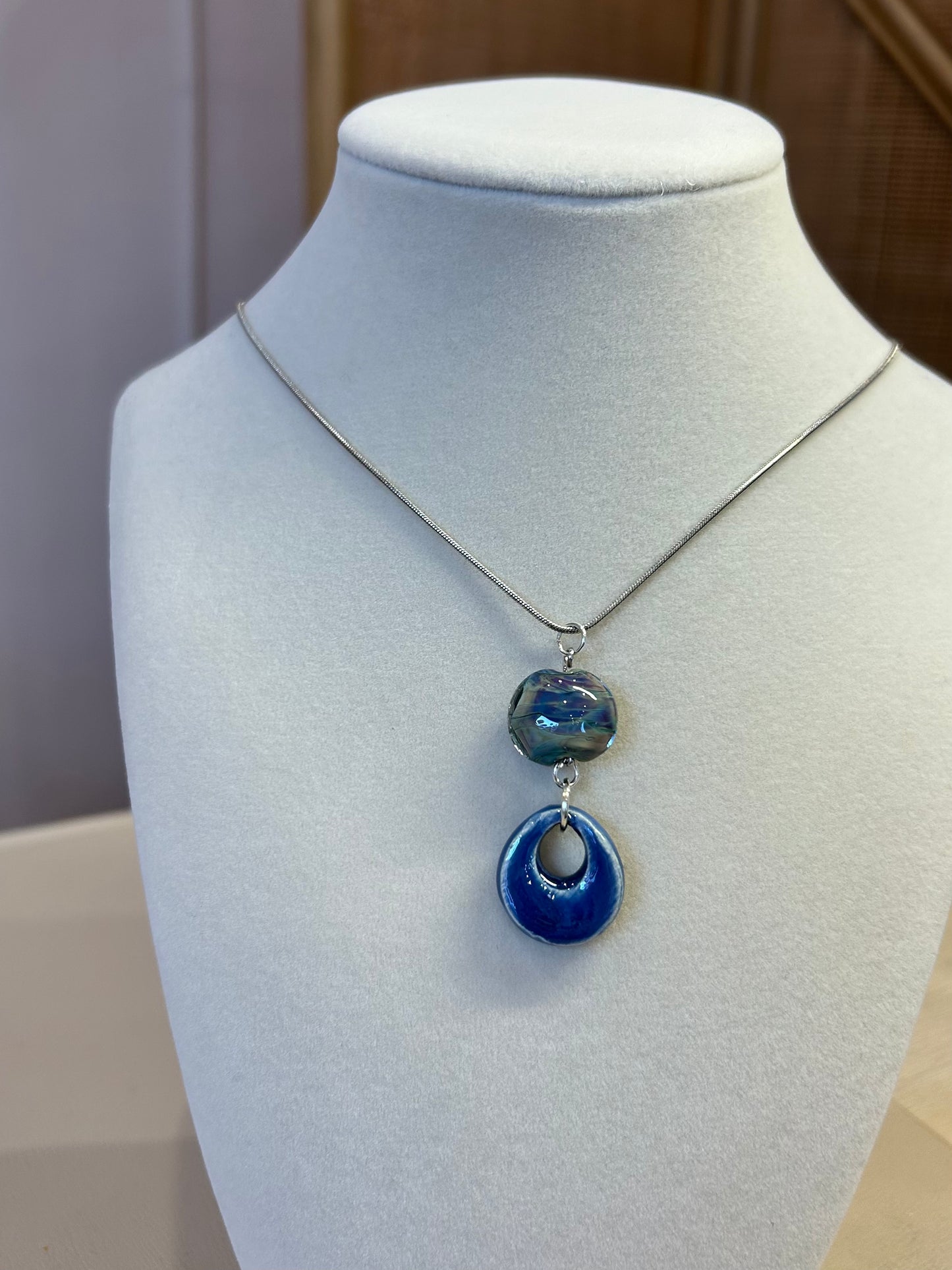 blue dot with glass bead
