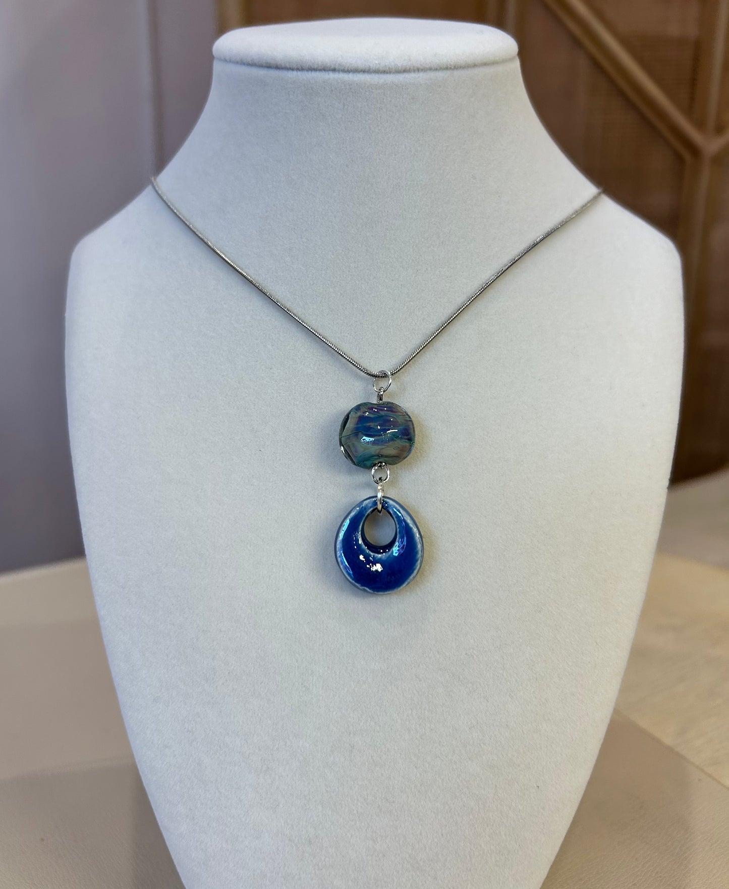 blue dot with glass bead